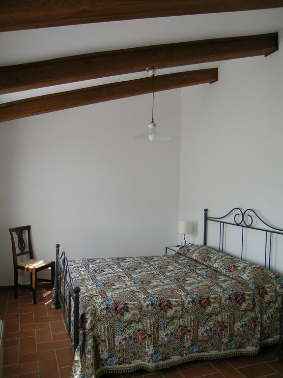 Agriturismo Podere Ossaia Cortona Ruang foto